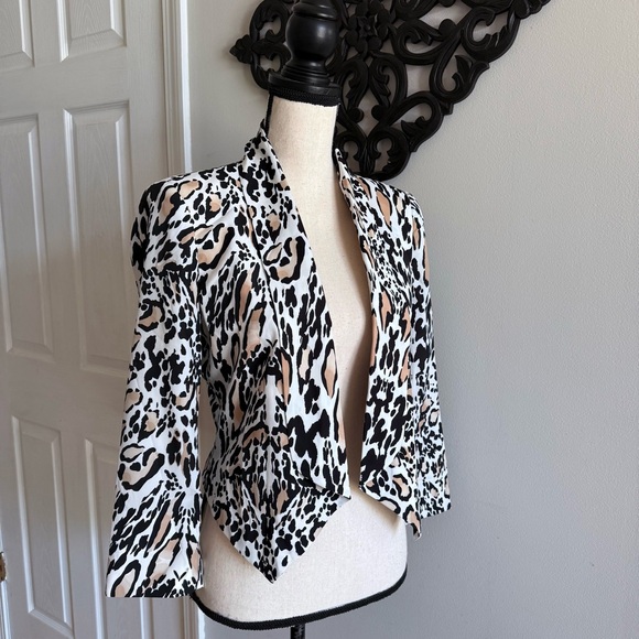 Bebe Black and White Blazer with Animal Print - Picture 4 of 7